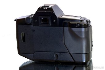 Canon EOS 650 TOP STAV - 5