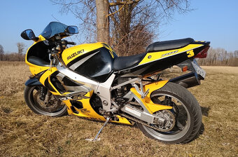 Suzuki GSX-R 750 K1 - 5