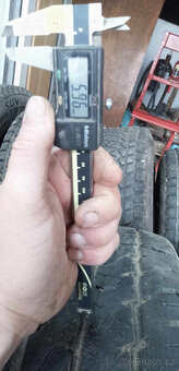 235/65 16c Danlop econodrive - 5