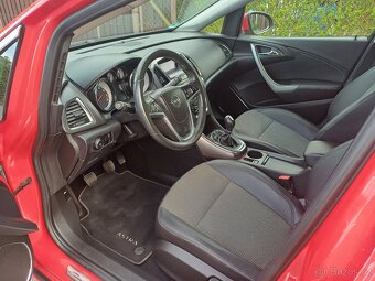 Benzínová Opel Astra 74066km... rok 2010 - 5