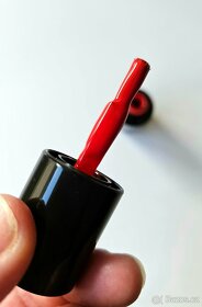 2 hybridní červené laky na nehty od NeoNail - 5