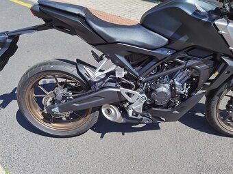 Honda CB 125R - 5