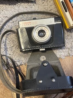 Menší Sbírka fotoaparátu a objektivu - 5