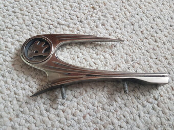 Škoda Popular nárazník kapotový znak a těžítko Porsche - 5