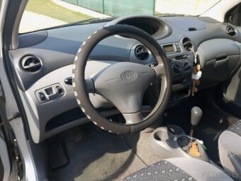 Toyota Yaris 1.0 - 5