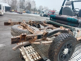 Toyota hilux 2.5 d-4d - 5