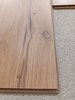 Krásná laminátová podlaha (více než 13 m2) - 5
