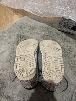 Nike Jordan 1 White Cement - 5