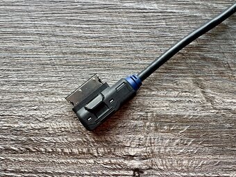 Audi - propojovací kabel k MDI / Media IN - iPod / iPhone - 5