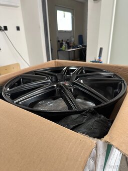 4x alu kola Platin P73 FullBlack 8x18 ET45 114.3 - 5