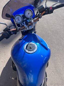 Kawasaki ZR-7 - 5