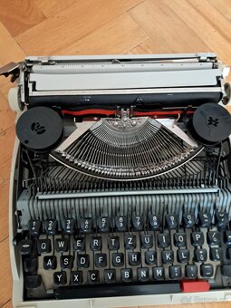 Prodám mechanický psací stroj - 5