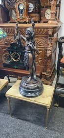 Bronzová socha,značeno - 5
