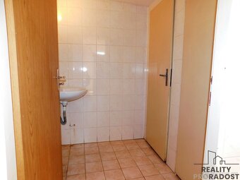 Pronájem obchodního prostoru 30m²  v Hodoníně - 5