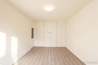 Pronájem hezkého bytu 1+1, 31 m2, Praha 5 Smíchov, kompletně - 5