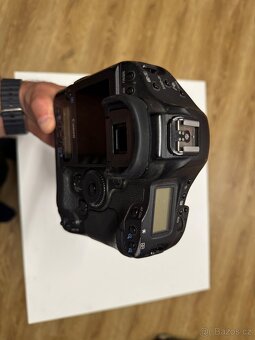 Canon EOS 1D Mark IV - 5
