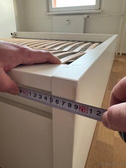 Postel s LED páskem - 5