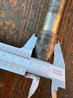 Čep osa předního kola přední vidlice zavěšení Yamaha YZF YZ - 5