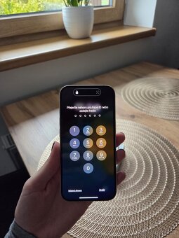 Prodám žlutý Apple IPhone 15 128GB - 5