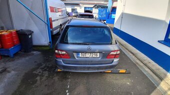 Mercedes-Benz E270CDI 2003 Avantgarde - 5