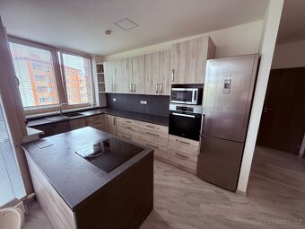 pronájem bytu 3+kk 95m2 s balonem  Atrium Otrokovice - 5