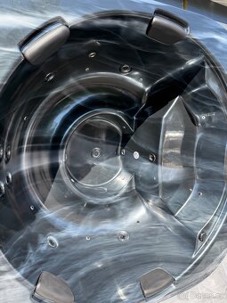Koupací sud Marble s hydromasážním a aeromasážním systémem - 5