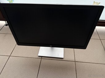 Stolní počítač i5, 8GB RAM včetně 23" FHD HP monitoru - 5