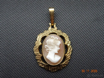 PŘÍVĚSEK NA ŘETÍZEK – double - 5