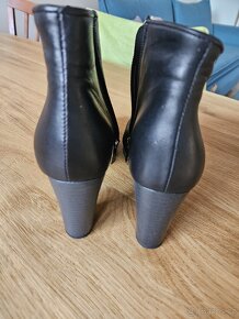 Boty černé NOVE vel 39 - 5