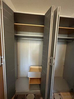Šatní skříň - 5