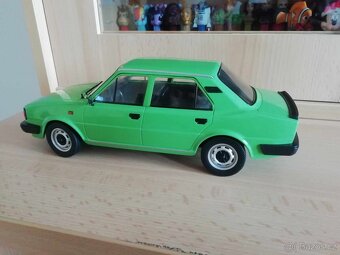 Skoda 120 1:18 Fox toys - 5