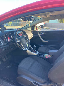 Opel Astra 1.6T GTC - 5