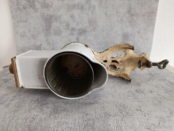 Starý krásný zdobený starožitný mlýnek na strouhanku JUGENDS - 5