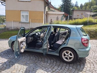 Nissan Almera 1,5 cm3 - 5