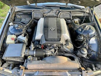 BMW e38 740i - 5