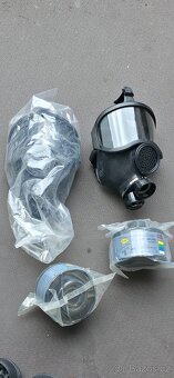 Plynová maska CM5 vojenská hasiči policie samopal - 5