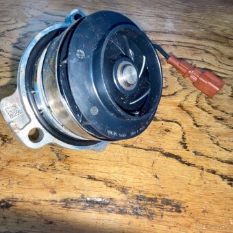 Čerpadlo chladící kapaliny VW 2.0 TDI 04L01 - 5