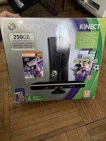 Xbox 360, Kinect , dva ovladače, 8 her, - 5