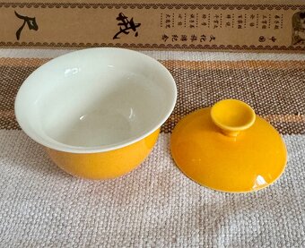 Porcelánová čajová souprava – žlutý Gaiwan - 5