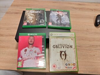 Xbox one X 1 TB + hry - top stav - 5