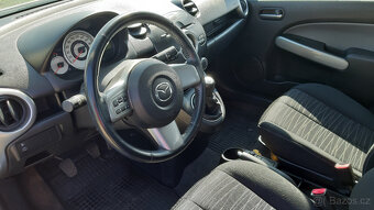 Mazda 2 - 5
