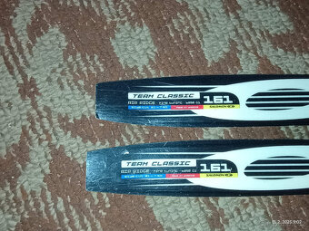 Prodám juniorské běžky a boty Salomon, délka 161cm, vel. 41 - 5