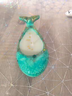 Roztomilá zelená velrybka - 5