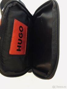Hugo originální ledvinka.Cena 300kč - 5