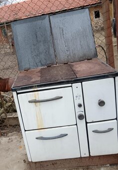 Prodám kamna jedny velké a druhé malé - 5