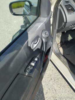 Renault Megane - 5