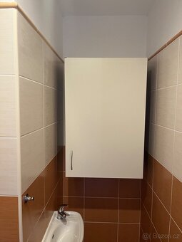 Prodám zachovalou kuchyňskou linku (nábytek) - 5