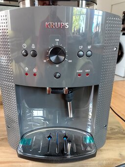 Prodam nový nepoužitý kavovar Krups Ea81 - 5