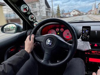 Sportovní volant – zesílený grip, perforovaná kůže, OEM look - 5