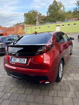 Spolehlivá a servisovaná Honda Civic 1.4 i-VTEC (2015) - 5